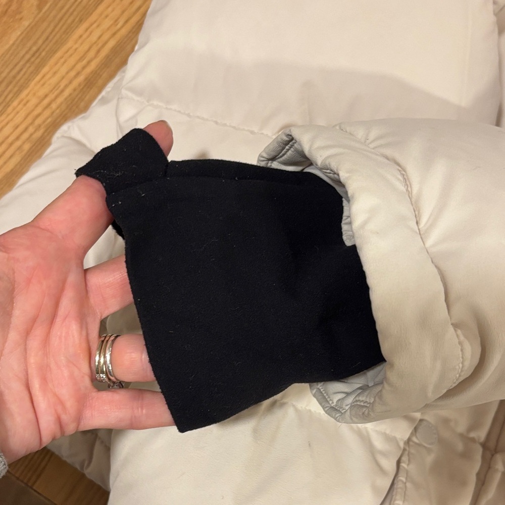Aritzia The Super Puff Puffer Jacket in Light Cream - Picture 7 of 10